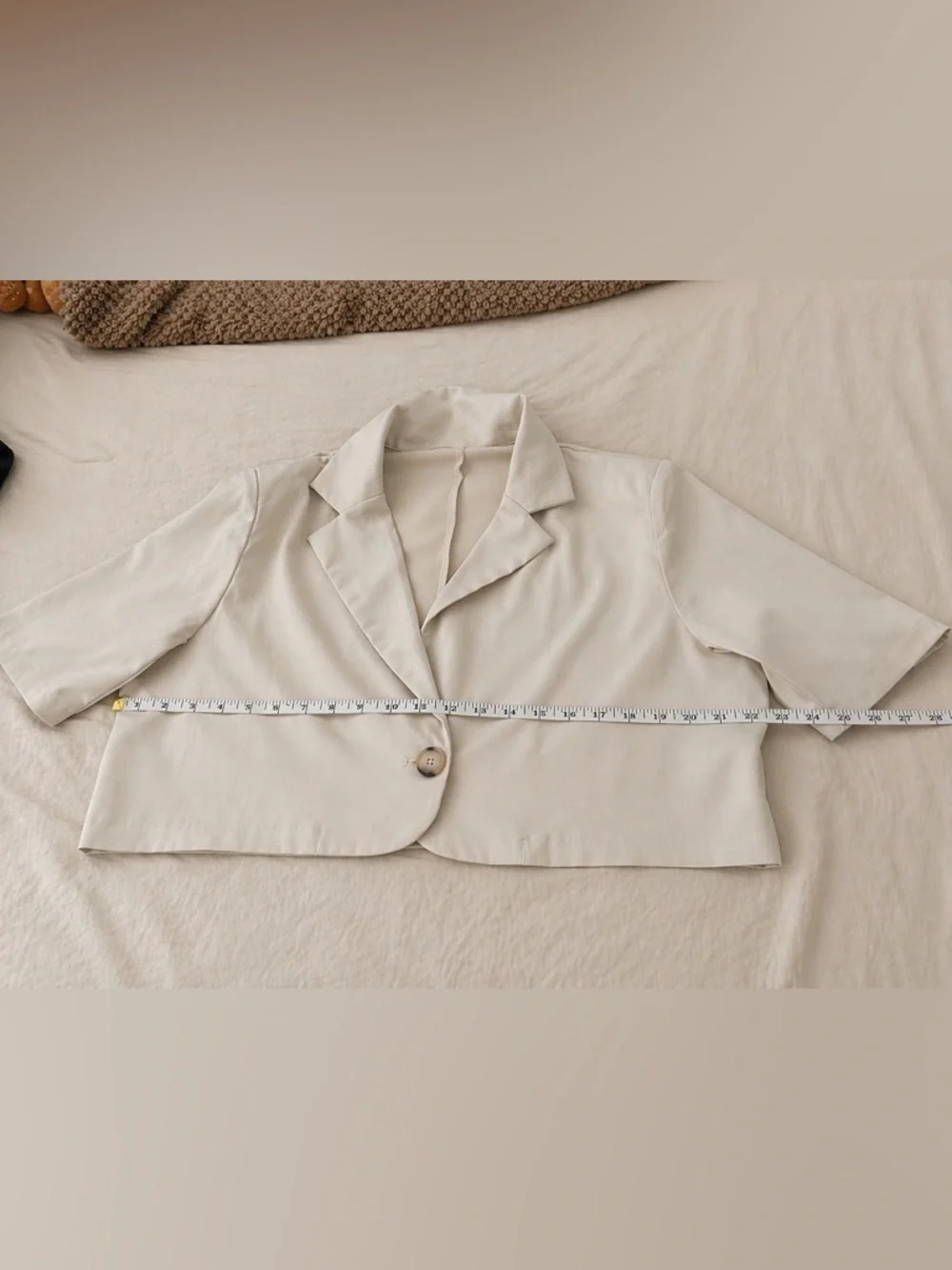 ✨ Dazy Beige Cropped Blazer XL‎ Neutral Chic Short Sleeve Tailored Layer✨ - Picture 4 of 6
